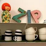 Bed and Breakfast Zip . Design In